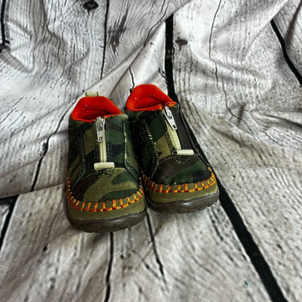 GAP Green Camo Slip-On Zip Baby Sneaker Boot Shoes w/ Orange Lining Infant Sz 3‎